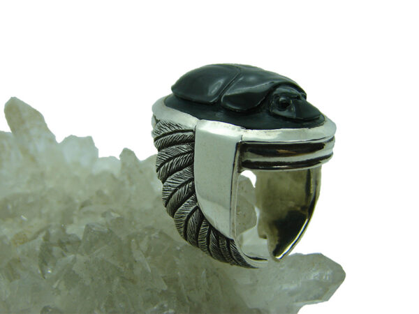 Anillo de Escarabajo Jade Ceiba y Plata / Jade Beetle Ring and Silver